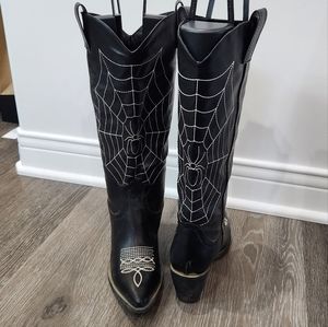 Spiderweb boots